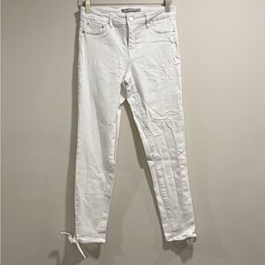 Tractr Women's Crisp White Skinny Jeans with Tie Side Size 6